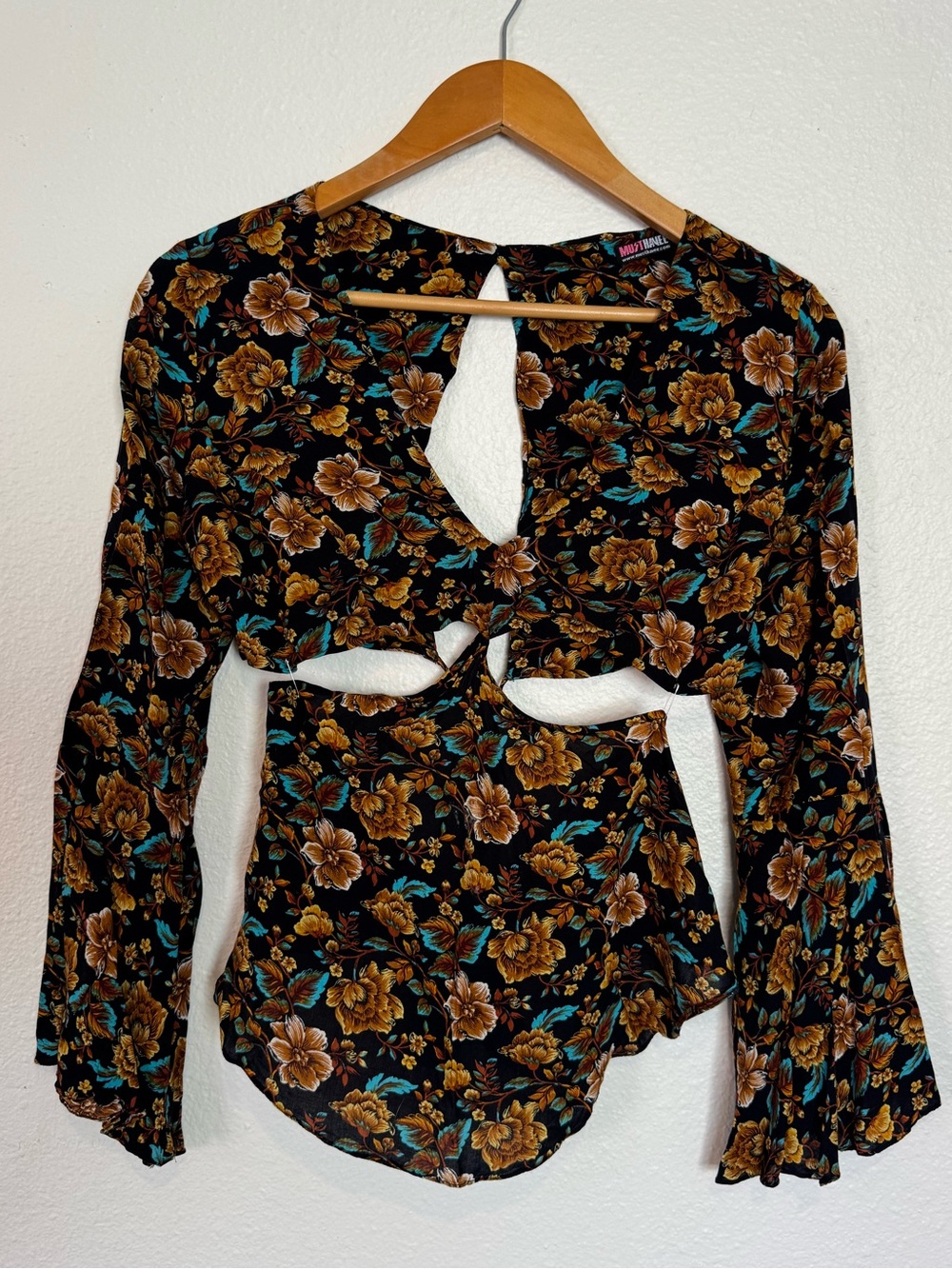 Floral set  Tie-Front Long Sleeve Top and floral shorts